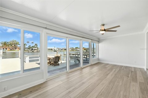 Villa ou maison à vendre à Saint Petersburg, Floride: 2 chambres, 130.06 m2 № 1910183 - photo 8