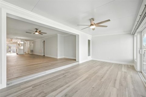 Villa ou maison à vendre à Saint Petersburg, Floride: 2 chambres, 130.06 m2 № 1910183 - photo 9