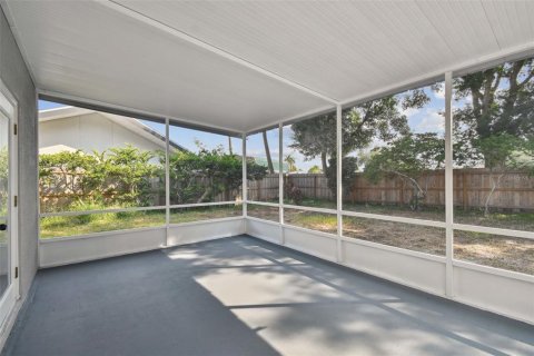 House in Tampa, Florida 4 bedrooms, 167.22 sq.m. № 1528146 - photo 24