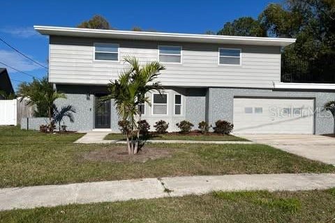 House in Tampa, Florida 4 bedrooms, 167.22 sq.m. № 1528146 - photo 1