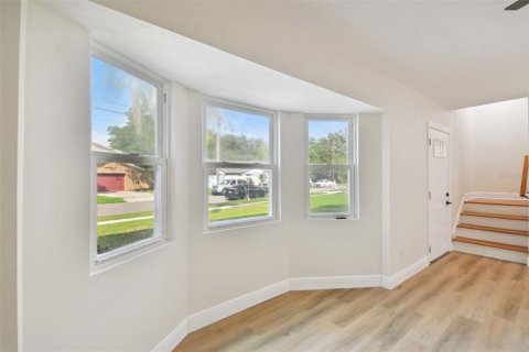 House in Tampa, Florida 4 bedrooms, 167.22 sq.m. № 1528146 - photo 7