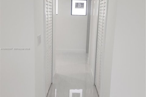 Casa en venta en Lehigh Acres, Florida, 3 dormitorios, 156.45 m2 № 2170420 - foto 5