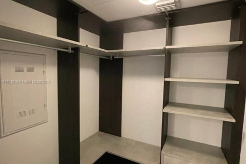 Снять в аренду кондоминиум в Майами, Флорида 1 спальня, 80.45м2, № 2018412 - фото 5