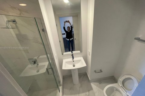 Снять в аренду кондоминиум в Майами, Флорида 1 спальня, 80.45м2, № 2018412 - фото 9