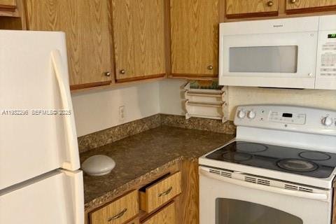 Townhouse in West Palm Beach, Florida 2 bedrooms, 112.78 sq.m. № 1990830 - photo 2