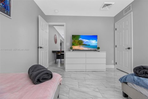 Купить виллу или дом в Форт-Лодердейл, Флорида 4 спальни, 184.32м2, № 1998153 - фото 29