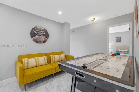 Купить виллу или дом в Форт-Лодердейл, Флорида 4 спальни, 184.32м2, № 1998153 - фото 15