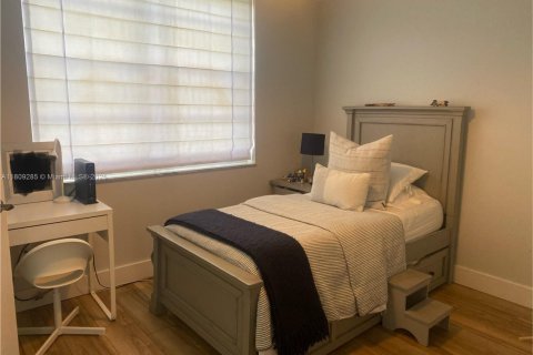 Condo in Davie, Florida, 2 bedrooms  № 1938533 - photo 10