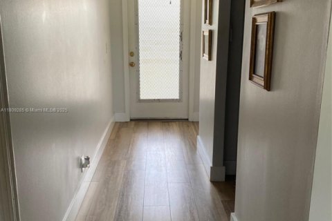 Condominio en venta en Davie, Florida, 2 dormitorios, 102.19 m2 № 1938533 - foto 17
