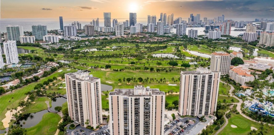 Condo à Aventura, Floride, 1 chambre № 1950444