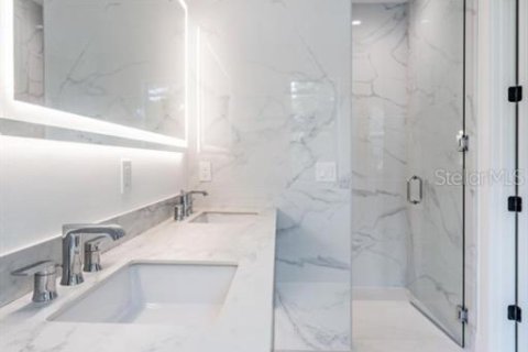 Villa ou maison à louer à Tampa, Floride: 4 chambres, 284.28 m2 № 1789225 - photo 16
