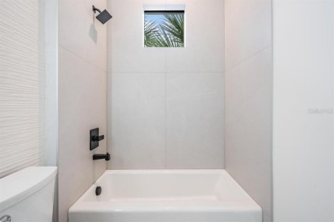 Villa ou maison à louer à Tampa, Floride: 4 chambres, 284.28 m2 № 1789225 - photo 23
