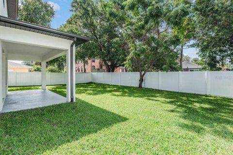 Villa ou maison à louer à Tampa, Floride: 4 chambres, 284.28 m2 № 1789225 - photo 4