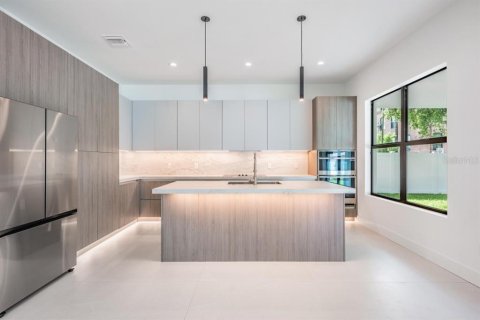 Villa ou maison à louer à Tampa, Floride: 4 chambres, 284.28 m2 № 1789225 - photo 7