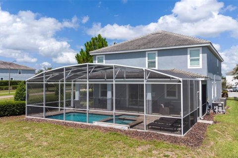 House in Davenport, Florida 8 bedrooms, 363.15 sq.m. № 1853623 - photo 13