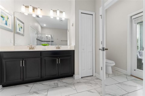 House in Davenport, Florida 8 bedrooms, 363.15 sq.m. № 1853623 - photo 25