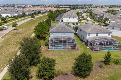 House in Davenport, Florida 8 bedrooms, 363.15 sq.m. № 1853623 - photo 10