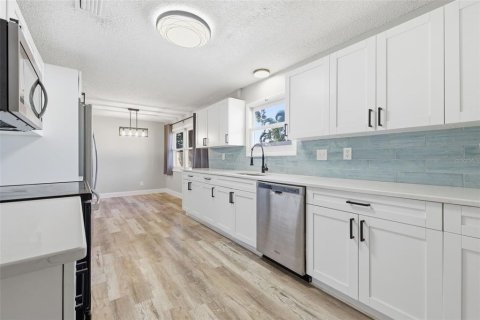 Villa ou maison à vendre à Seminole, Floride: 3 chambres, 130.43 m2 № 2196656 - photo 12