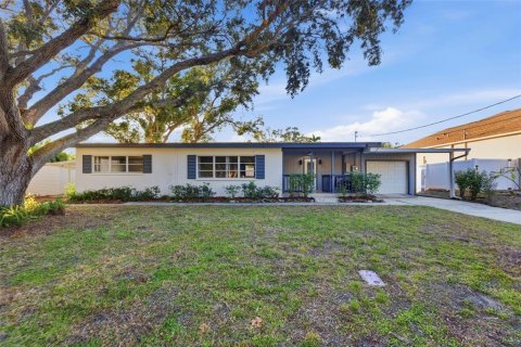 Villa ou maison à Seminole, Floride 3 chambres, 130.43 m2 № 2196656