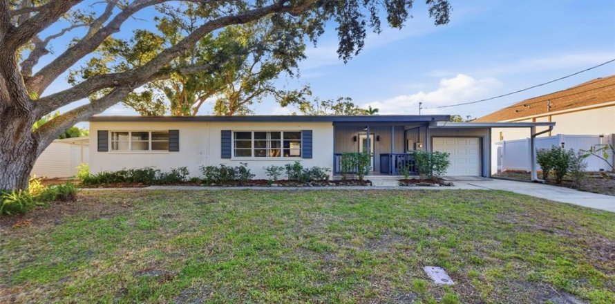 Villa ou maison à Seminole, Floride 3 chambres, 130.43 m2 № 2196656