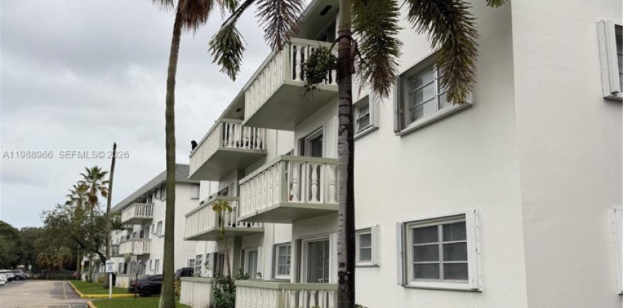 Condo in Miami, Florida, 2 bedrooms  № 2050971