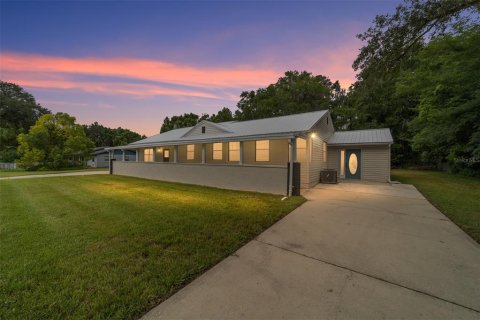 Casa en venta en Ocala, Florida, 4 dormitorios, 179.3 m2 № 1915251 - foto 1