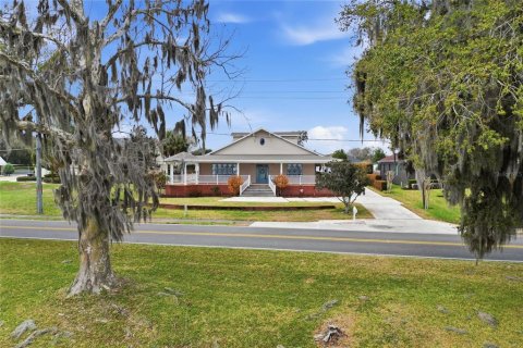 House in Auburndale, Florida 3 bedrooms, 407.56 sq.m. № 2093546 - photo 3