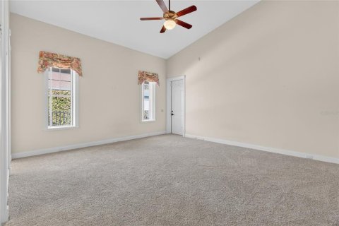 House in Auburndale, Florida 3 bedrooms, 407.56 sq.m. № 2093546 - photo 24