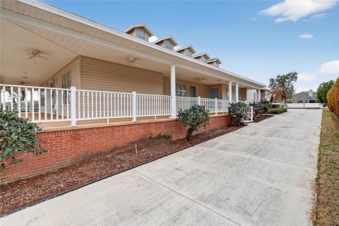 House in Auburndale, Florida 3 bedrooms, 407.56 sq.m. № 2093546 - photo 5