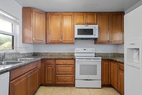 Copropriété à louer à Davie, Floride: 2 chambres, 72 m2 № 1952941 - photo 14