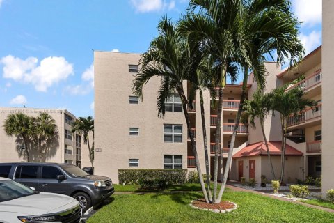 Copropriété à louer à Davie, Floride: 2 chambres, 72 m2 № 1952941 - photo 1