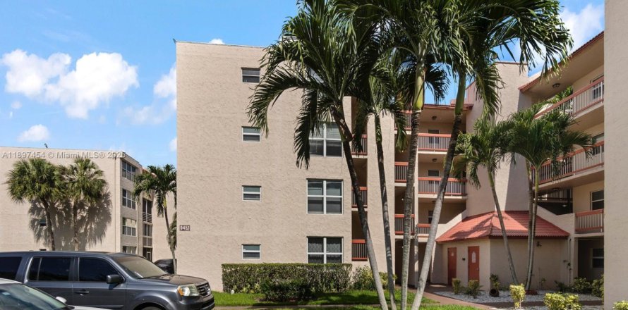 Condo à Davie, Floride, 2 chambres  № 1952941