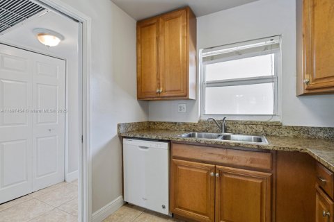 Copropriété à louer à Davie, Floride: 2 chambres, 72 m2 № 1952941 - photo 15