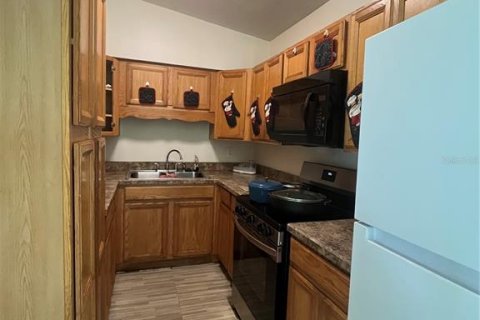 House in Orlando, Florida 3 bedrooms, 82.5 sq.m. № 2196157 - photo 6