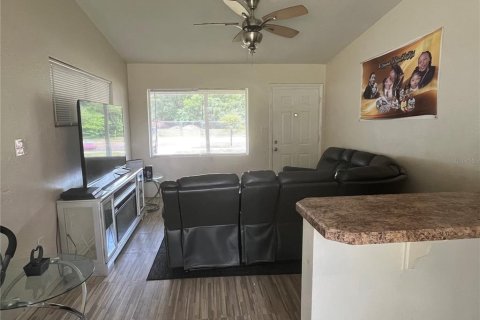 House in Orlando, Florida 3 bedrooms, 82.5 sq.m. № 2196157 - photo 5