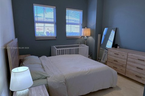 Condo in Hallandale Beach, Florida, 3 bedrooms № 1968418 - photo 27