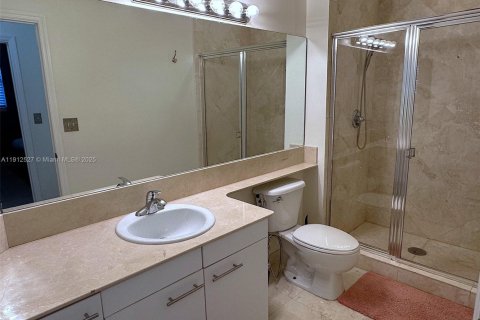 Condo in Hallandale Beach, Florida, 3 bedrooms № 1968418 - photo 26