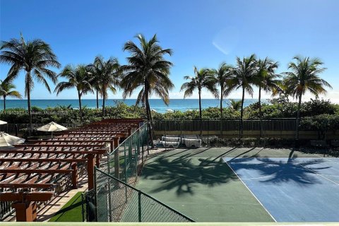 Condo in Hallandale Beach, Florida, 3 bedrooms № 1968418 - photo 4