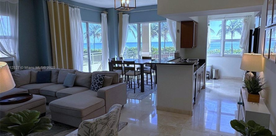 Condo in Hallandale Beach, Florida, 3 bedrooms № 1968418