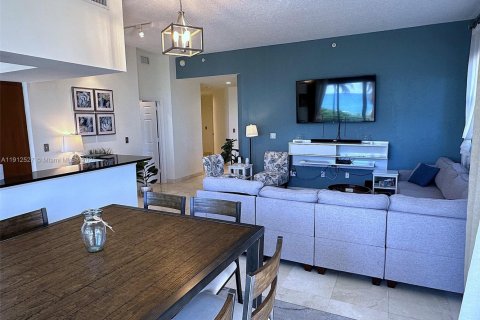 Condo in Hallandale Beach, Florida, 3 bedrooms № 1968418 - photo 10