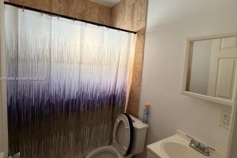 Commercial property in Miami, Florida 127.83 sq.m. № 1957947 - photo 10