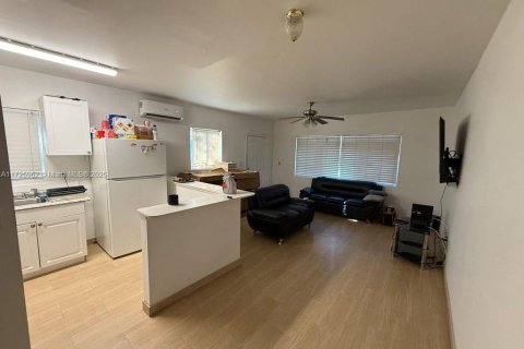 Commercial property in Miami, Florida 127.83 sq.m. № 1957947 - photo 8