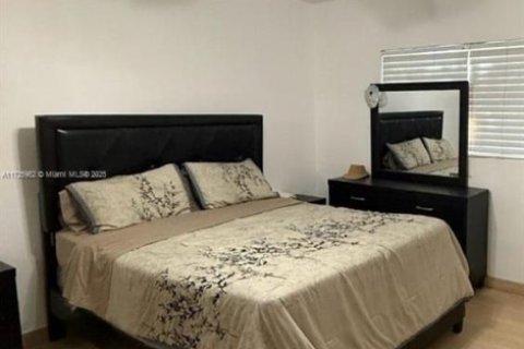 Commercial property in Miami, Florida 127.83 sq.m. № 1957947 - photo 9