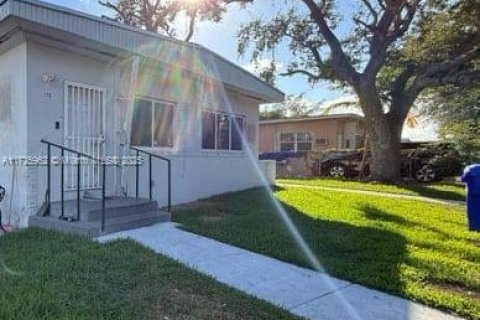 Commercial property in Miami, Florida 127.83 sq.m. № 1957947 - photo 4