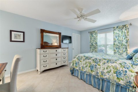 House in The Villages, Florida 3 bedrooms, 142.6 sq.m. № 1649491 - photo 22