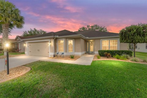 House in The Villages, Florida 3 bedrooms, 142.6 sq.m. № 1649491 - photo 1