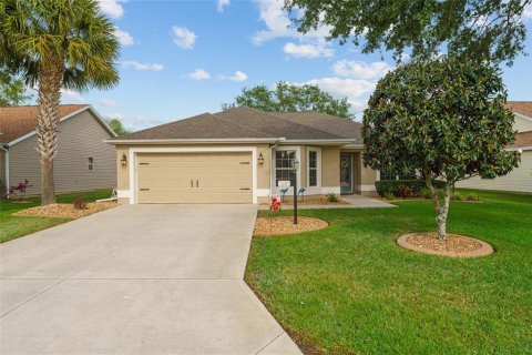 House in The Villages, Florida 3 bedrooms, 142.6 sq.m. № 1649491 - photo 5