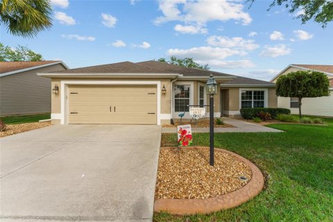 House in The Villages, Florida 3 bedrooms, 142.6 sq.m. № 1649491 - photo 4