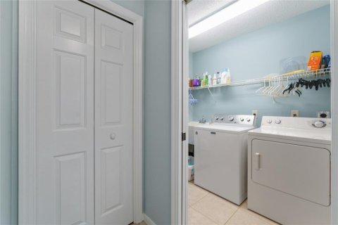 House in The Villages, Florida 3 bedrooms, 142.6 sq.m. № 1649491 - photo 16