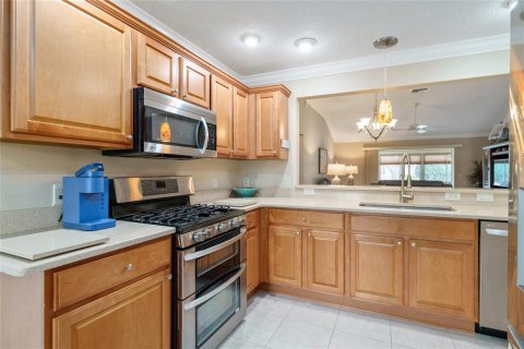 House in The Villages, Florida 3 bedrooms, 142.6 sq.m. № 1649491 - photo 13